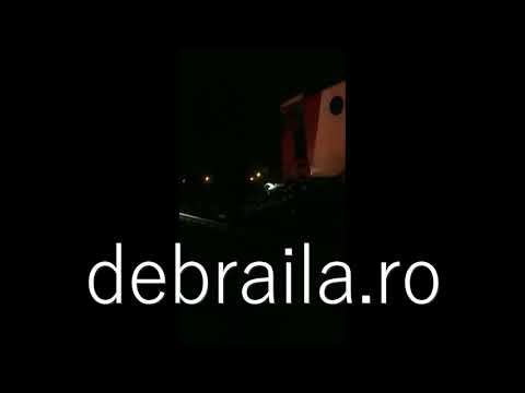 Accident feroviar la Lacu-Sarat | Masina lovita de tren