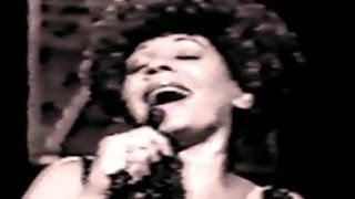 Shirley Bassey - I Let You Let Me Down Again  / IF (Duet with Jack Jones)  (1977 Live)