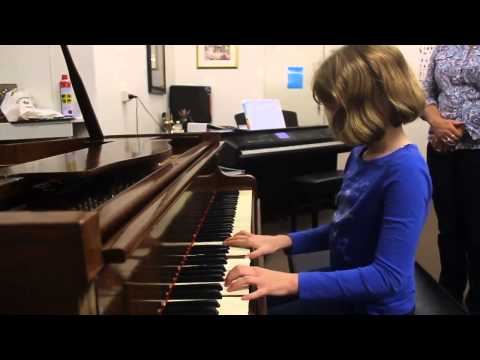 Simply Music student 8-year-old Makayla plays Alma Mater Blues
