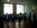 Танец 'Гномики' - первое выступление первоклассников 