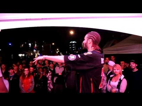 Alien vs Léon fa du Fond