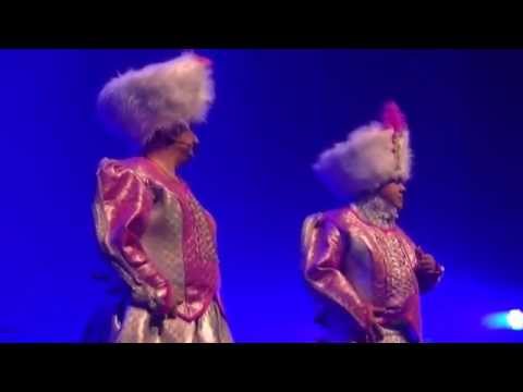 Fragment uit de revue van de Prinsengarde