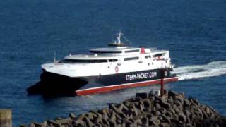 preview picture of video 'Manannan arriving in Douglas 11 May 2009'