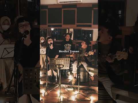 GET CLOSER with CLOSEHEAD feat. Dyda D'Given & Phopira - Berdiri Teman (Lyric)