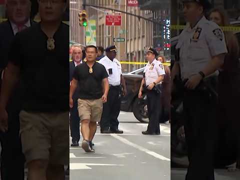 One killed, suspect shot in Times Square stabbing spree