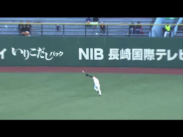 【8回表】ホークス・牧原　本職外の外野で魅せた!! 2015/3/10 H-G