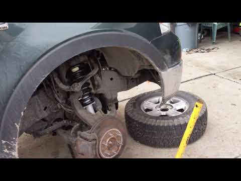 2 inch Rough Country leveling kit on OLD GREEN.