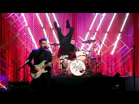 Panic! At the Disco Performs 'Victorious'