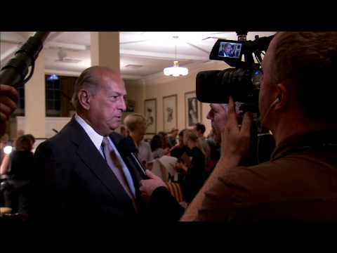 Behind the Scenes: Oscar de la Renta Spring 2010 Runway Show