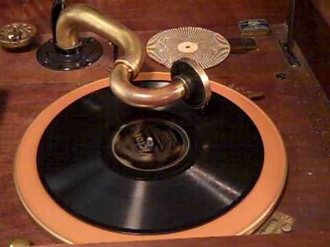 The Virginians Vernon Dalhart - Bringin' Home the Bacon - Roaring 20's.MP4