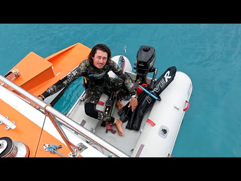 SAILING and CRAYFISH in the Great Barrier Reef!