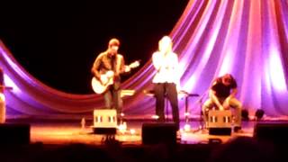 Lauren Alaina, Girls with Guitars - I'm Not One of Them