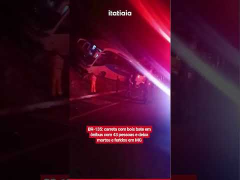 GRAVE ACIDENTE! CARRETA CARREGADA COM BOIS BATE EM ÔNIBUS E DUAS PESSOAS MORREM NO INTERIOR DE MG