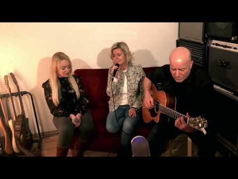 Broken Strings (James Morrison) - couchkomplizen ft. Jasmin Graf