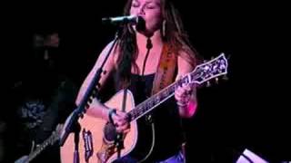 Gretchen Wilson sings Come to Bed