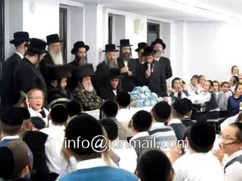 Kerias Shema Lainen For The Viznitser Rebbe's Einikel - Kislev 5773