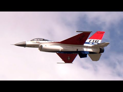 EAA AirVenture 2024 - F-16C Fighting Falcon Demonstration