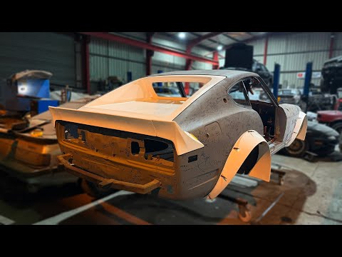 Masive Spec, Gull‑Wing Datsun 260Z With a Liberty Walk Widebody & a Monster V8 Merc Swap build