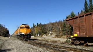 preview picture of video 'Agawa Canyon Train at Frater (08OCT2010)'