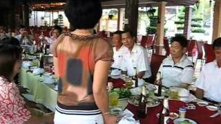 preview picture of video 'Họp mặt cựu học sinh trường cấp 3 Bạc Liêu xuân Canh Dần - 2010'
