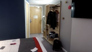Holiday Inn Express Watford Junction Room Tour
