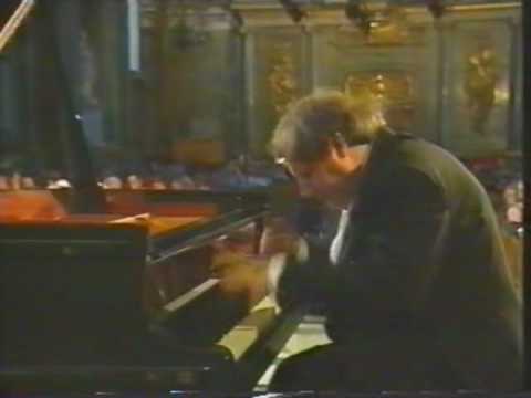 Grigory Sokolov plays Stravinsky Petrouchka 1