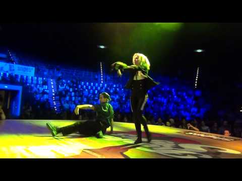 FUNKIN STYLEZ 2012 Berlin VOGUE 1/2 final Natalia Mafia vs Frederik (1)