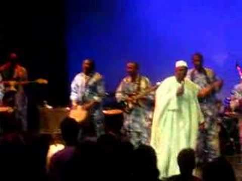 Kassemady Diabate sings Kaira