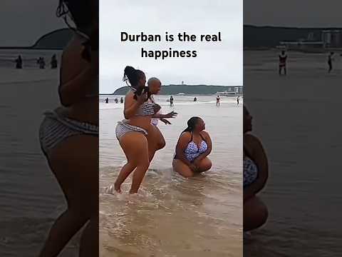 Walking and discovering Durban city beach #beach #beachvibes #travel #durban #beachwalk #africa