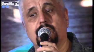 Pino Daniele in acustico, A me me piace o&#39; blues   (c.RiNo)