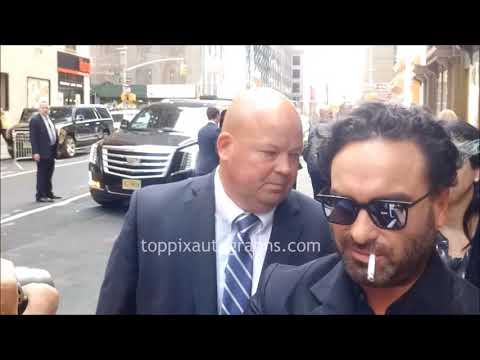 Johnny Galecki signs autographs for TopPix