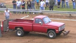 preview picture of video 'FRANKLIN COUNTY, IN YOUNG FARMERS STREET STOCK GAS TRUCKS 2012.mpg'