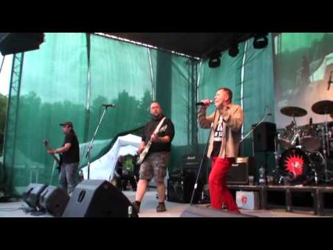 E!E - Poslední koncert Bakči 29.6.2013 Festrock Příbram,letní kino.