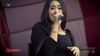Download lagu EMAS HANTARA COVER NADHIAAA ULVI mp3 Download lagu EMAS HANTARA COVER NADHIAAA ULVI mp3