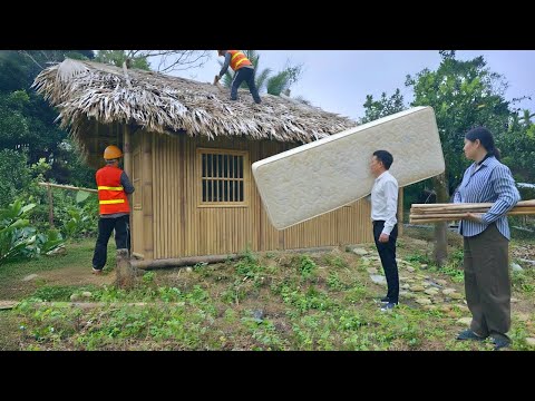 Kind CEO comes to help single mother transform an abandoned house into her new dream home.