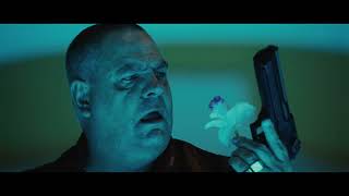 COLOMBIANA - Extrait: Piscine