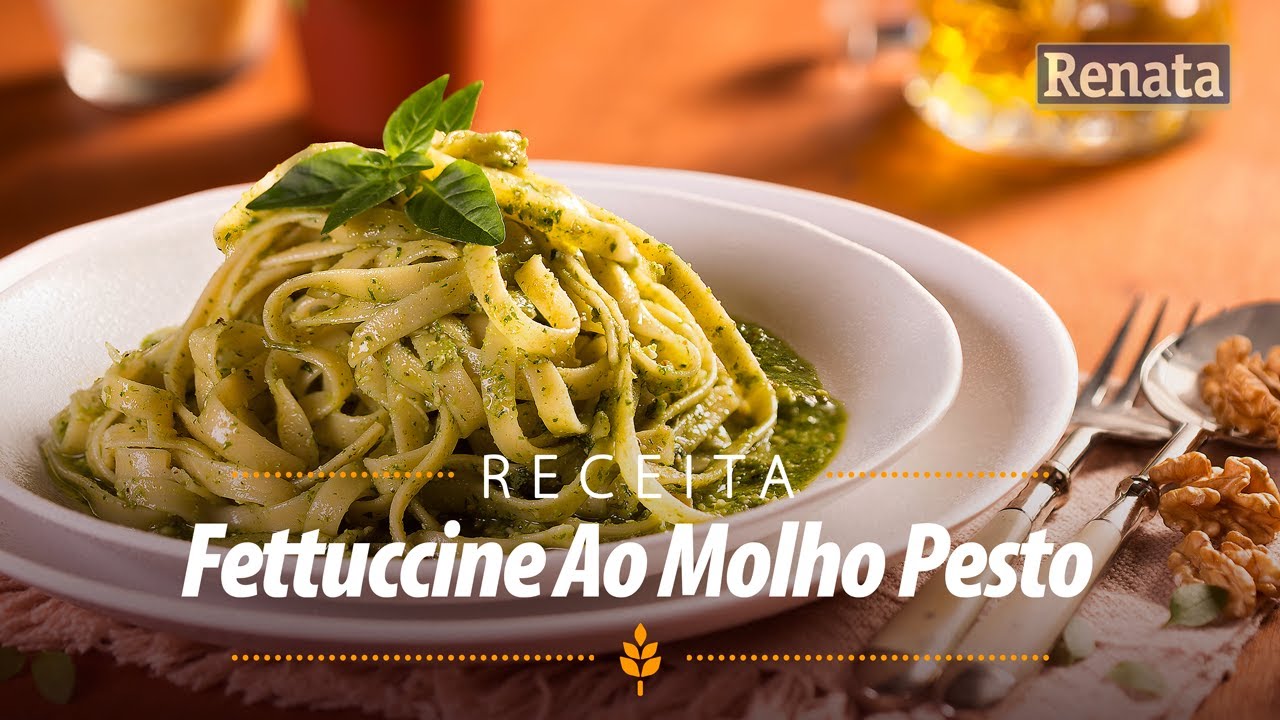 Macarrão ao molho pesto com castanha-do-brasil