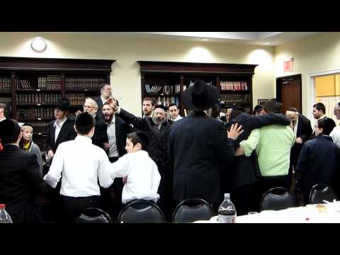 Rabbi Jungreis Chief Rebbe Of Niklesburg Simchas Beis Hashoeva