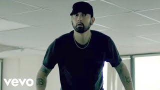 Musik-Video-Miniaturansicht zu Fall Songtext von Eminem