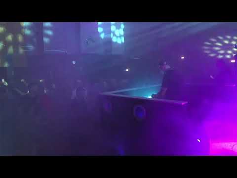 Woody Van Eyden Live at Room at the top (Opening Party)