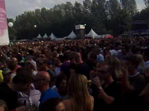 Extrema Outdoor 2009 - Axwell @ Future Funk Stage