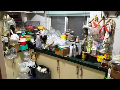 Secretly Cleaning My Mother-in-Law’s Exploded Kitchen 😱 | Deep Cleaning