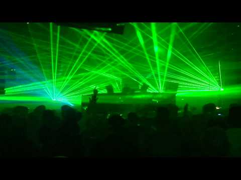 Tiësto @ Evolution (Marcel Woods vs. Cirez D  On Off Inside Me (Mashup))
