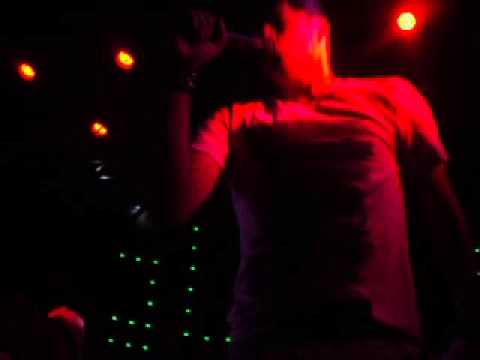 A DUPLA TULIO E VINICIUS CANTANDO OUTRA MUSICA