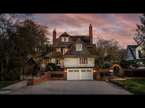 TURNKEY CENTURY HOME IN THE HEART OF OLD OAKVILLE  -  420 Randall Street, Oakville