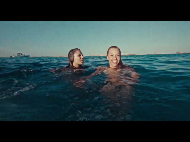 Video zu 'I Adore You' ansehen