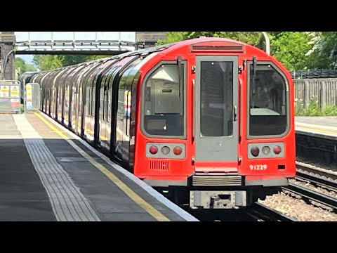 Journey On London Underground Central Line | Newbury Park - Barkingside