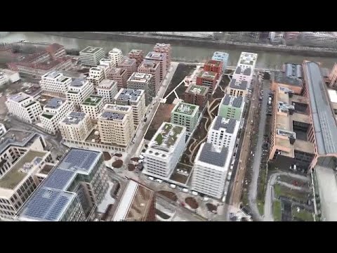 شاهد افتتاح القرية الأولمبية والبارالمبية في باريس