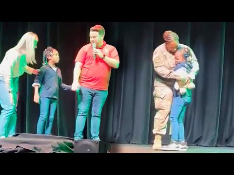 Military Mom Surprises Her Daughter On Stage At School