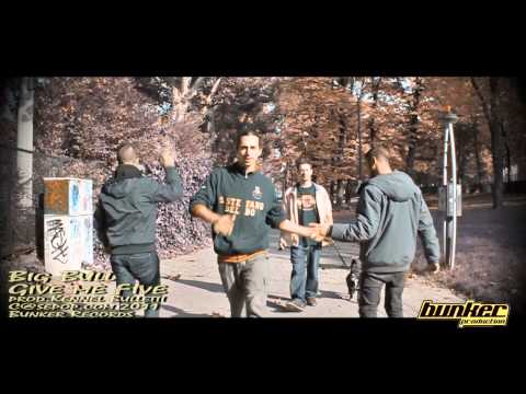 Street Video 2011 - Big Bull - Give me Five - Video Bunker Production HD